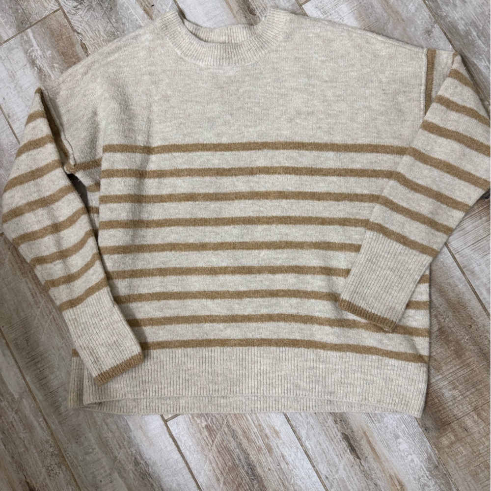 Vince Camuto Cream and Tan Sweater